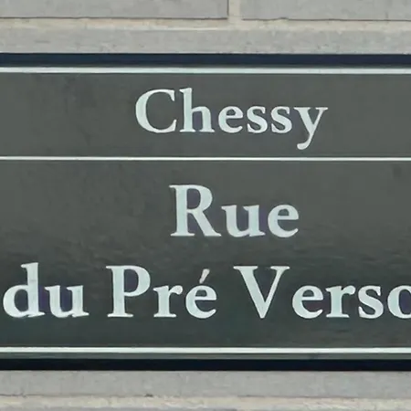 Disneyland 2Km Chessy  Exterior foto